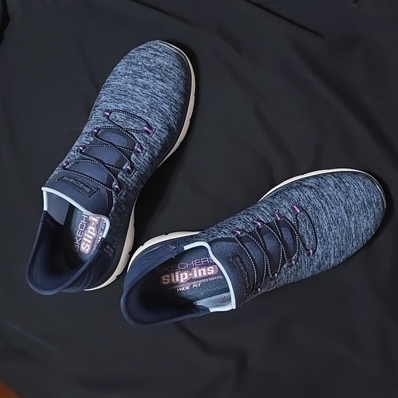 Skechers Summits Slip Ins.  Wide Fit - Picture 1 of 4